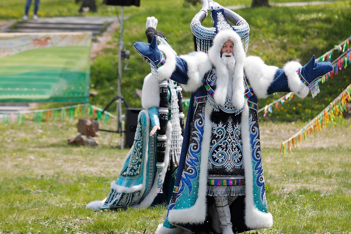 Национальный якутский праздник встречи лета Ысыахна отметили на набережной ДВФУ пресс-служба администрации Владивостока