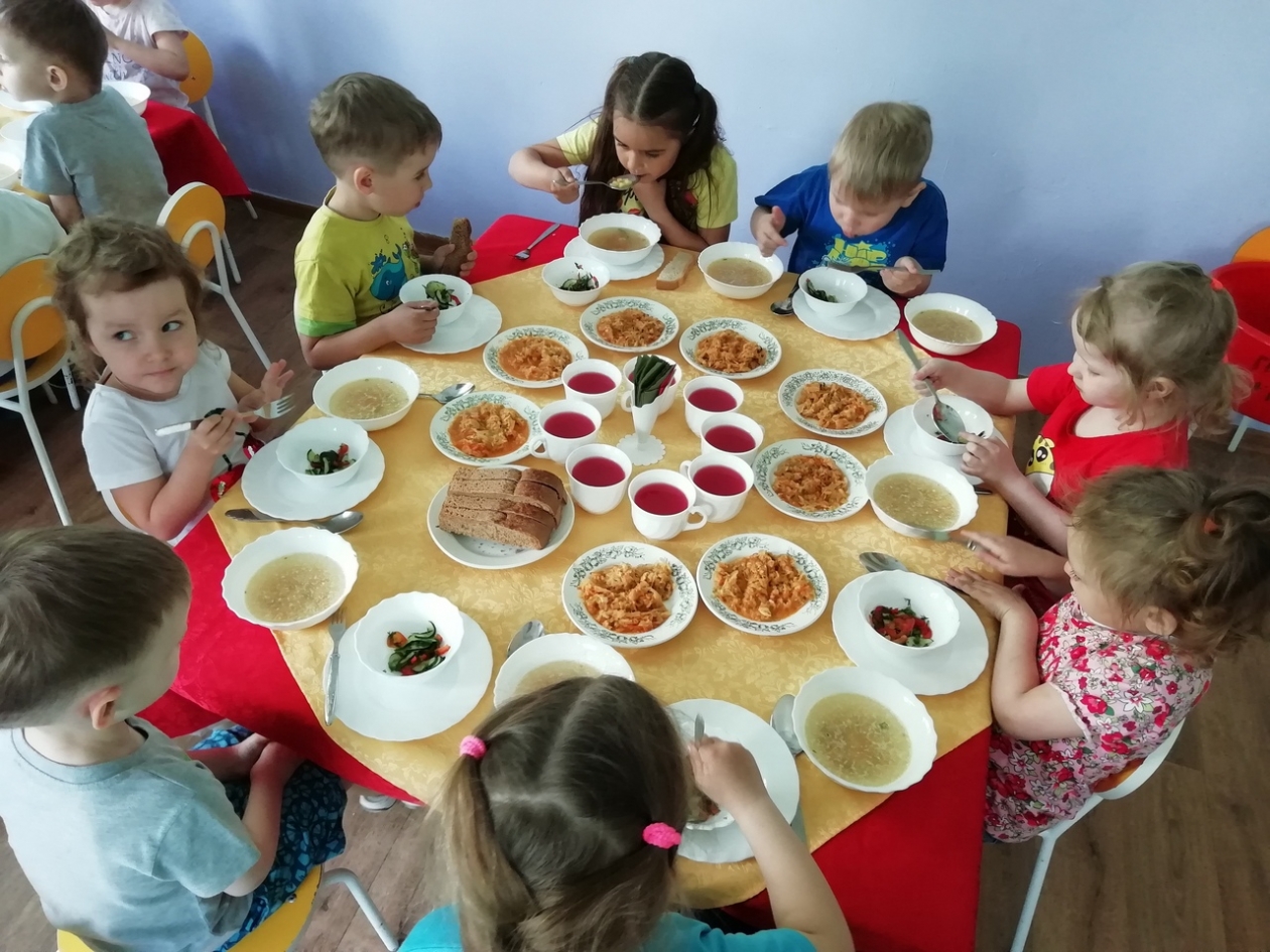 В детском саду № 301 "открыли" ресторан с авторским меню https://vk.com/krasnoyarskrf