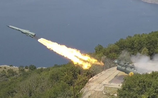 Минобороны показало работу ракет "Адмирала Макарова" против берегового комплекса "Утес" пресс-служба Южного военного округа