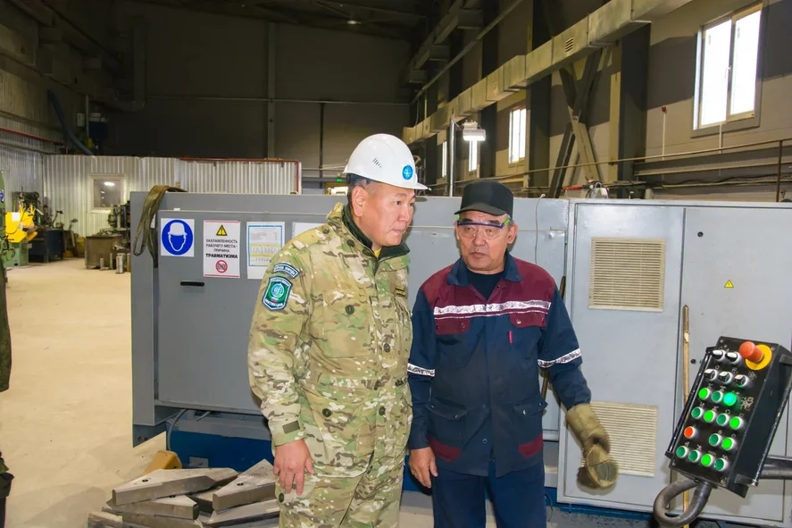 Сахамин Афанасьев с рабочим визитом посетил прииск "Маят" АО "Алмазы Анабара" Минэкологии РС(Я)