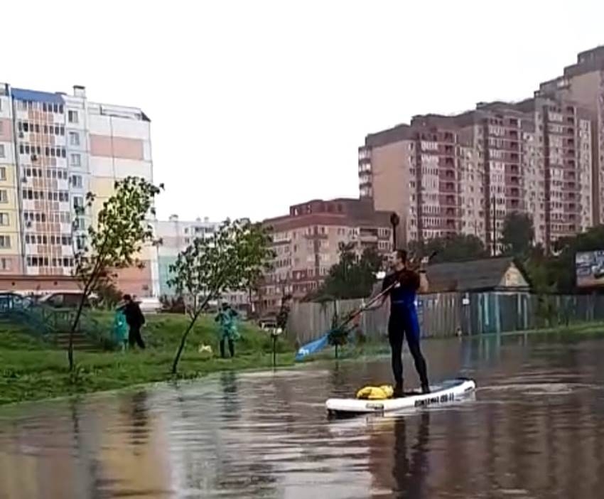 Сапы поплыли по ул. Флегонтова в Хабаровске Скриншот