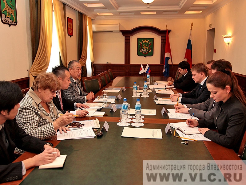 Заместитель главы администрации города Владивостока провел рабочую встречу с делегацией об