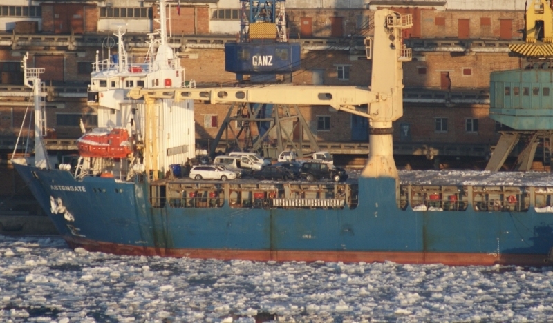 Astongate в порту Владивосток, 4 февраля 2012 года 