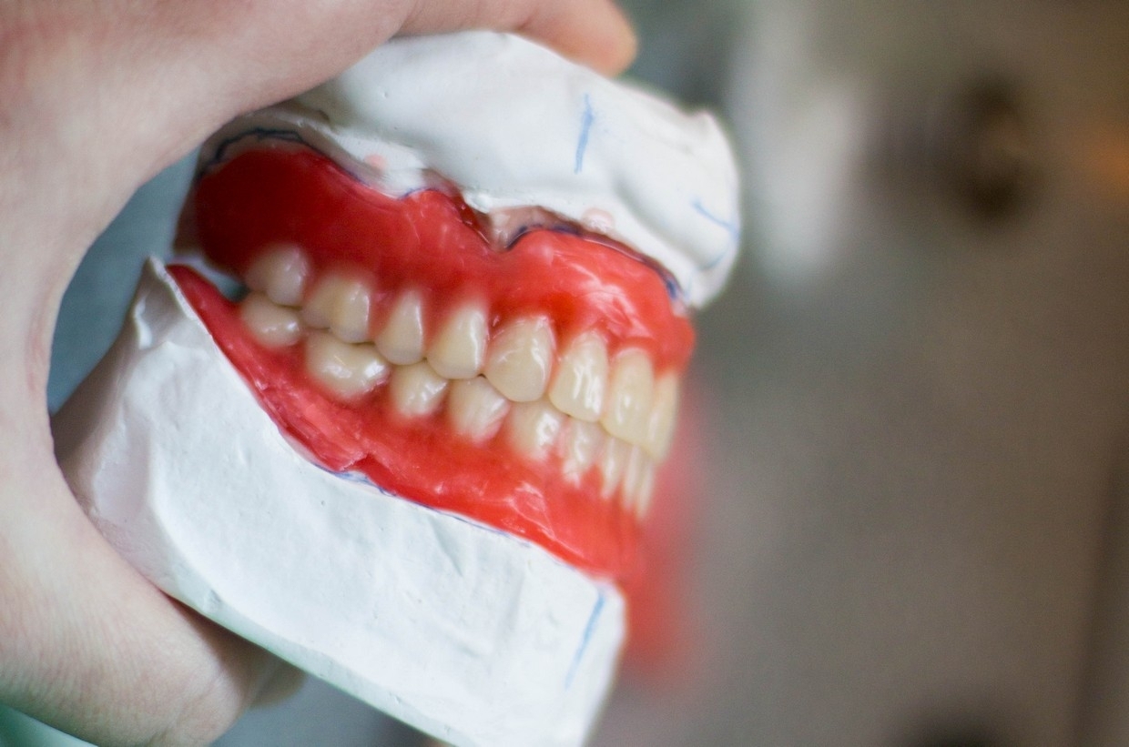 Важные советы врача как сохранить зубы здоровыми до старости