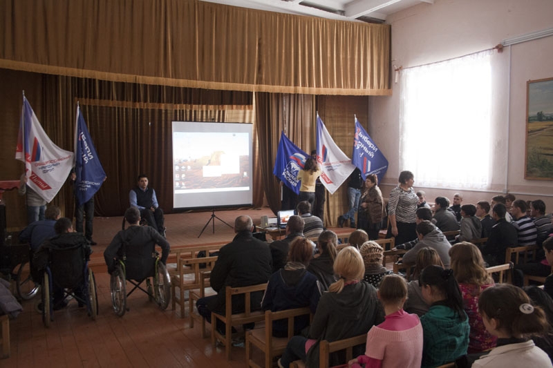 Участники автопробега встретились с жителями городов