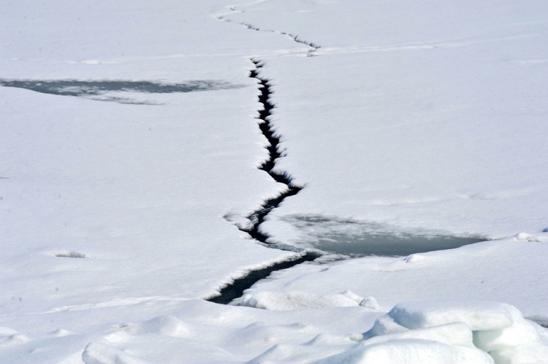 В Якутске спасатели в очередной раз предупредили несчастный случай с детьми на льду ИА ПримаМедиа