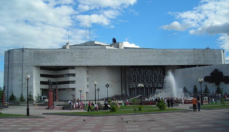 Филармония в Биробиджане http://images.yandex.ru/yandsearch?p=6&text=фото филармония в  Биробиджане&img_url=www.suvenirograd.ru/thumb