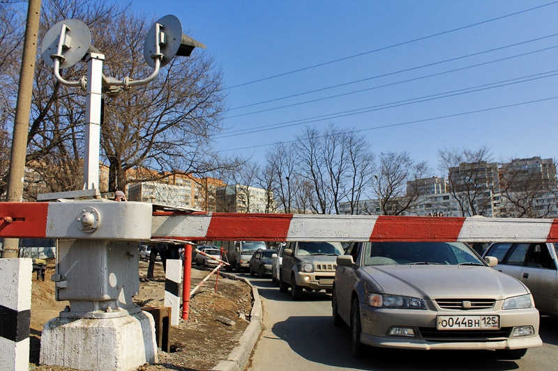 Дтп со шлагбаумом покинул место