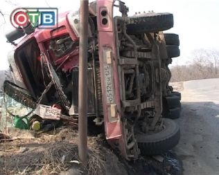 Большегрузы постоянно переворачиваются на новой трассе "Патрокл-Седанка"  ОТВ