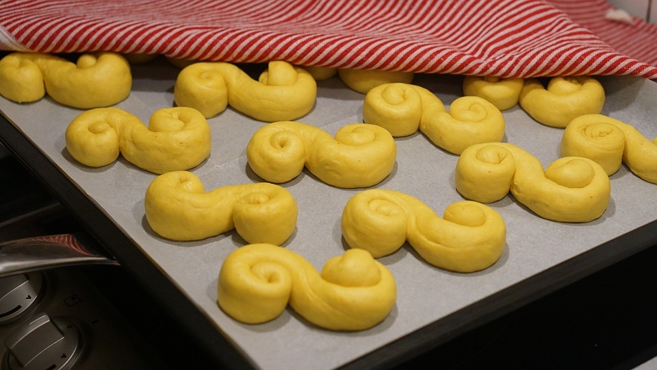 Изумительные булочки "Глаза Святой Лючии": рецепт с романтичной историей