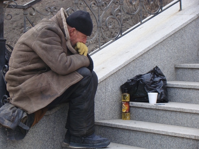 Пожертвования тут же шли на китайскую водку