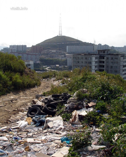 Незаконная свалка мусора во Владивостоке