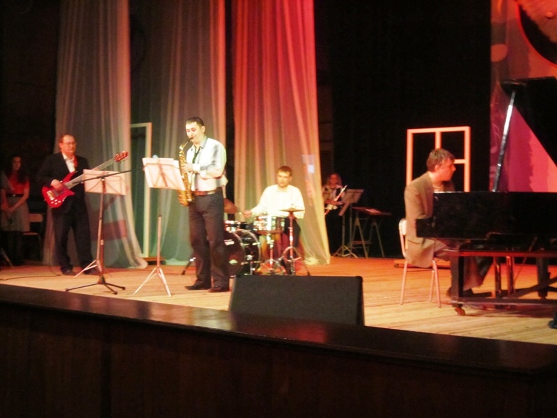 Участники конкурса исполнили джазовые композиции