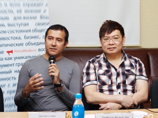 Доктора Суджит и Фрэнсин Чон