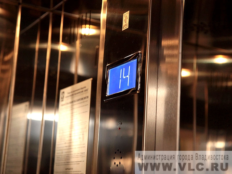 Новые лифты запускают в многоэтажных домах Владивостока www.vlc.ru
