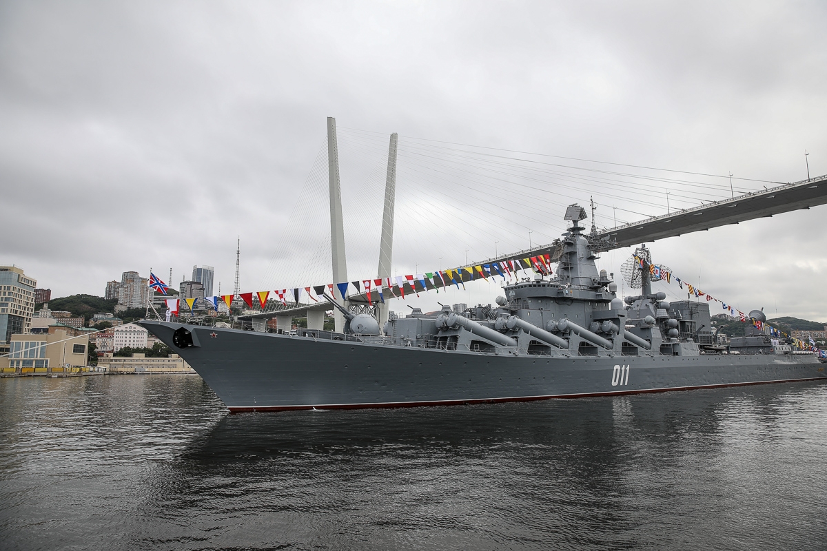 Морской парад в честь Дня ВМФ впервые прошел в бухте Золотой Рог правительство Приморского края