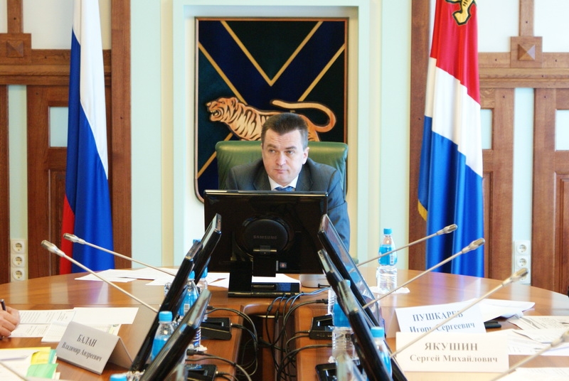 Губернатор Приморского края Владимир Миклушевский  Сергей Ланин