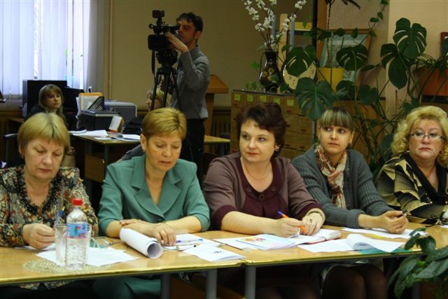 Проблемы жестокого обращения с детьми обсудили сегодня на заседании круглого стола 