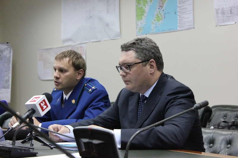 Алексей Башмаков (слева) рассказал об уголовных делах Наталья Фирцикова
