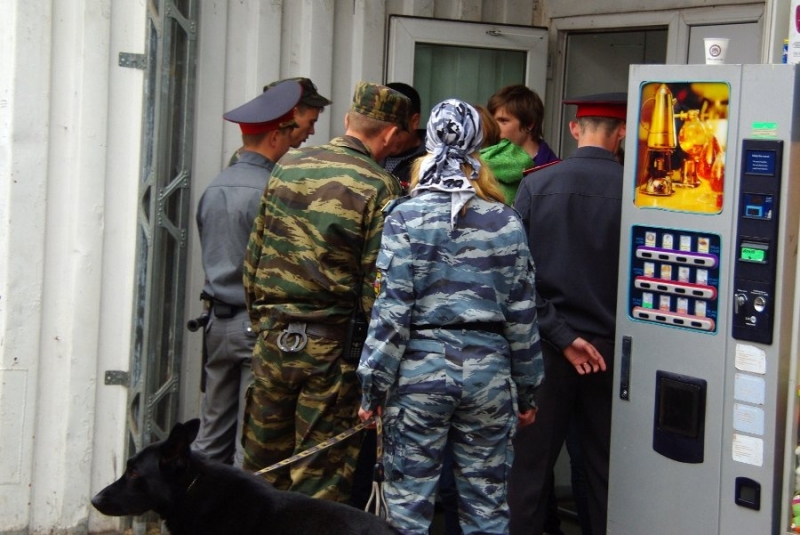 Пассажиров паромов во Владивостоке проверяют при входе на вокзал	 http://vladivostok.livejournal.com/4360552.html
