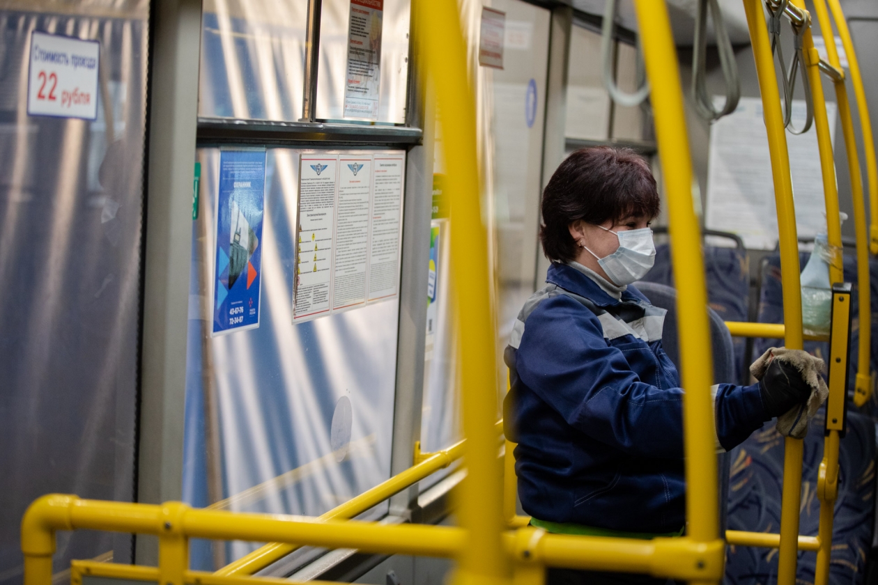 В общественном транспорте Южно-Сахалинска усиливают меры профилактики COVID-19 пресс-служба администрации Южно-Сахалинска