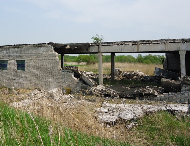 На аэродроме такая же разруха, как и в воинской части