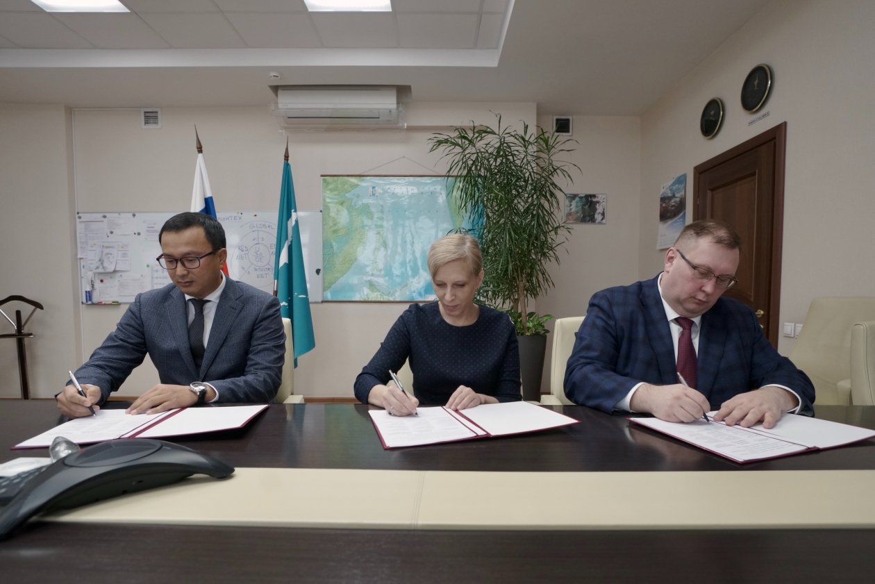 Подписание трёхстороннего соглашения пресс-служба правительства Сахалинской области