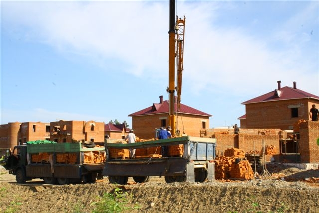 Губернатор ЕАО осмотрел будущие коттеджные поселки в экологически чистых районах города