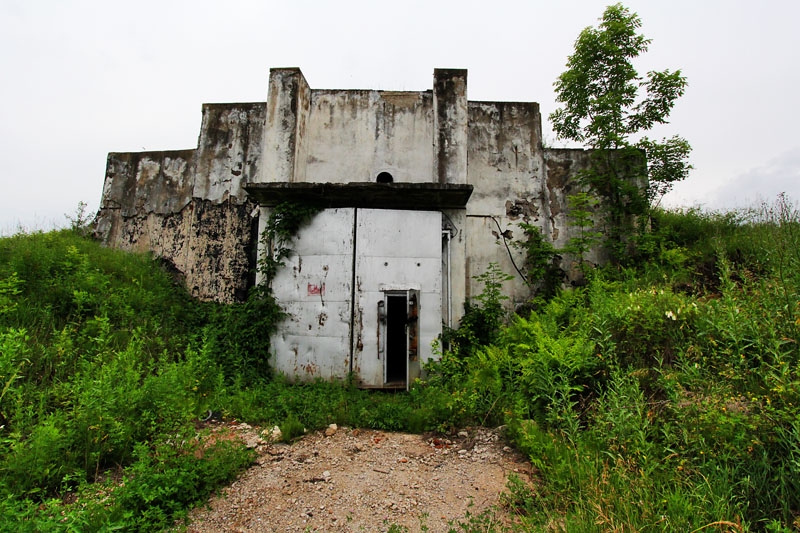 Замаскированный склад