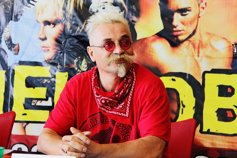 Александр Сырнацкий, клоун шоу "Пять континентов"