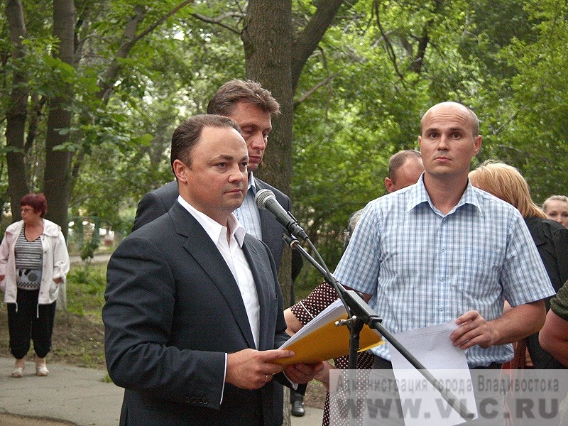 Глава Владивостока ответил на вопросы жителей Второй Речки www.vlc.ru