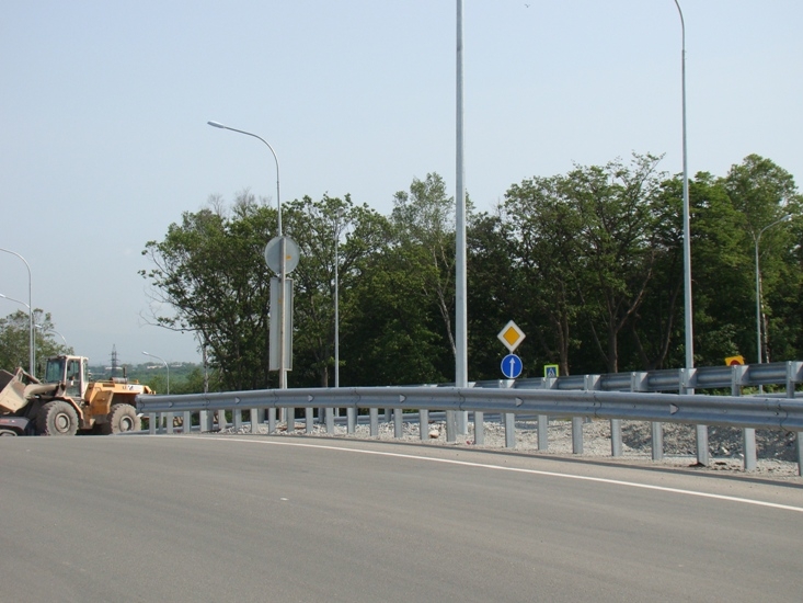 Рзворот по развязке на Весенней регулируется знаками