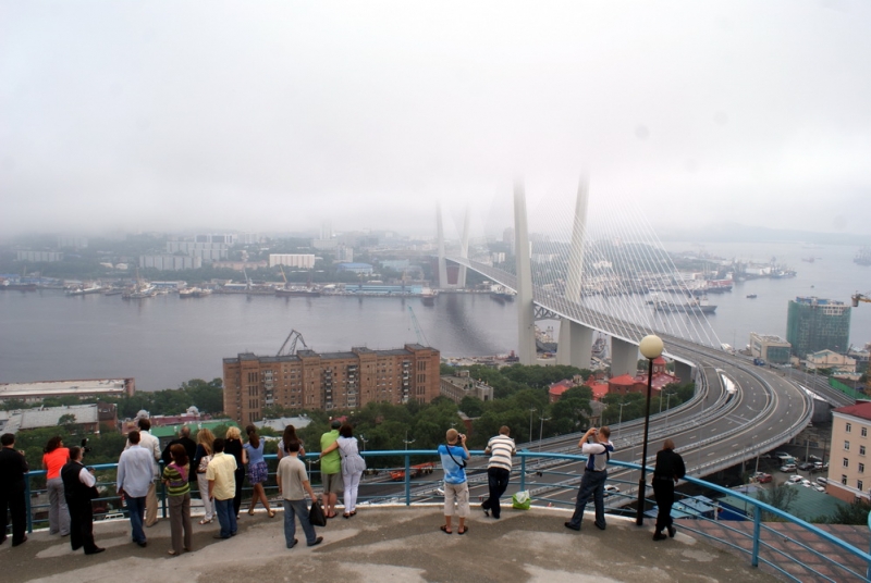 На смотровой площадке во Владивостоке