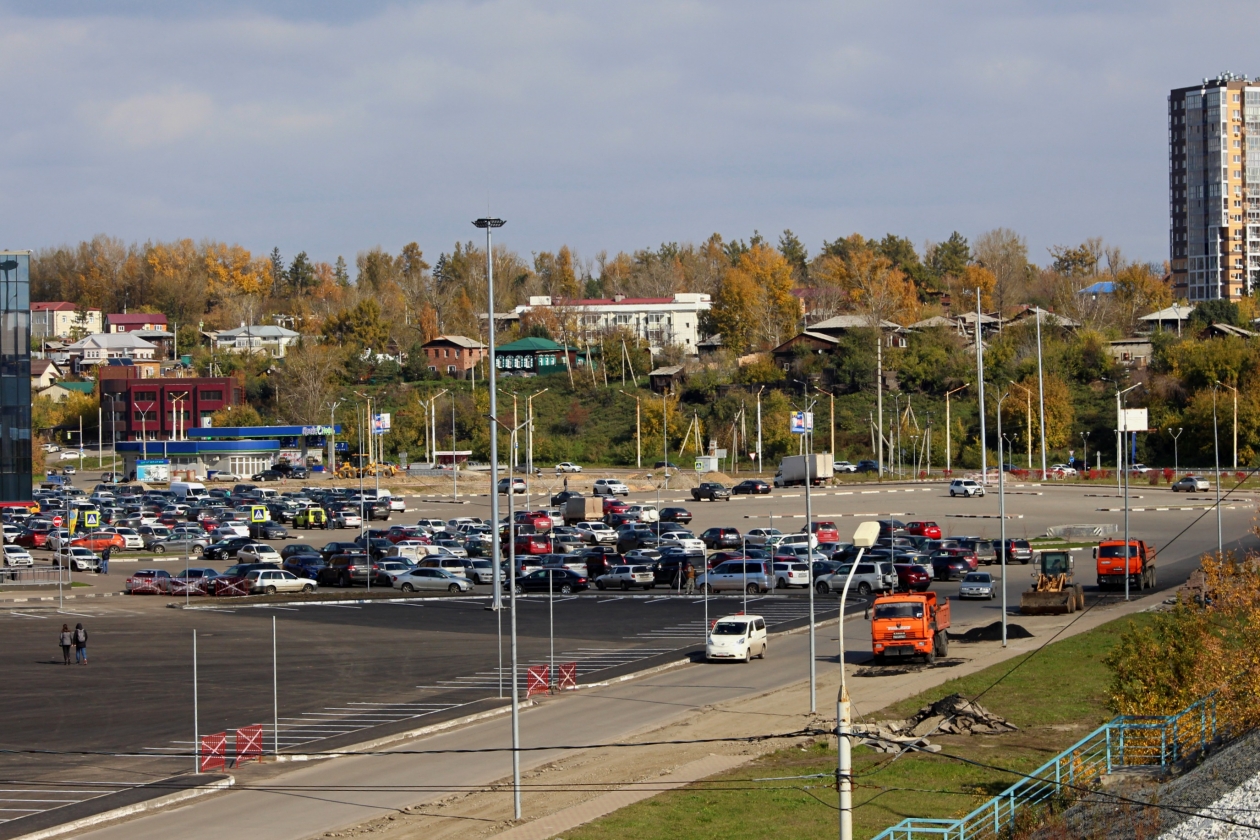 Ремонт дороги рядом с парковкой в Иркутске Юлия Ушакова, ИА IrkutskMedia