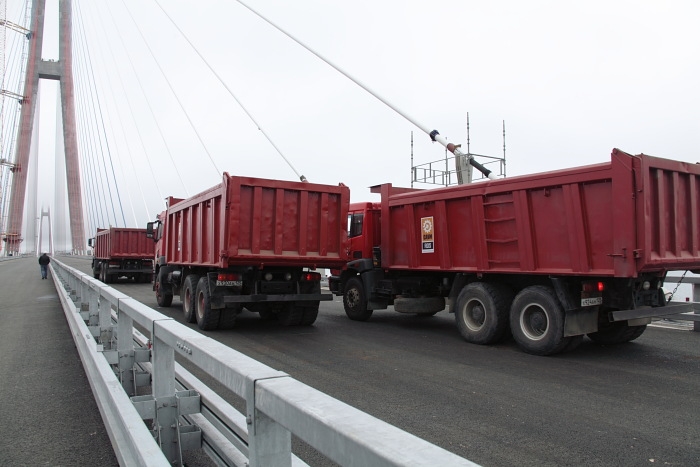 Мост прошел динамические испытания