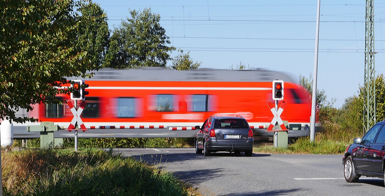 Железнодорожный переезд Pixabay