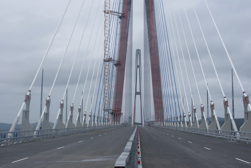 Строительство моста на русский