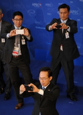 Официальное фотографирование лидеров экономик АТЭС http://foto.apec2012.ru (Алексей Куденко, РИА Новости)