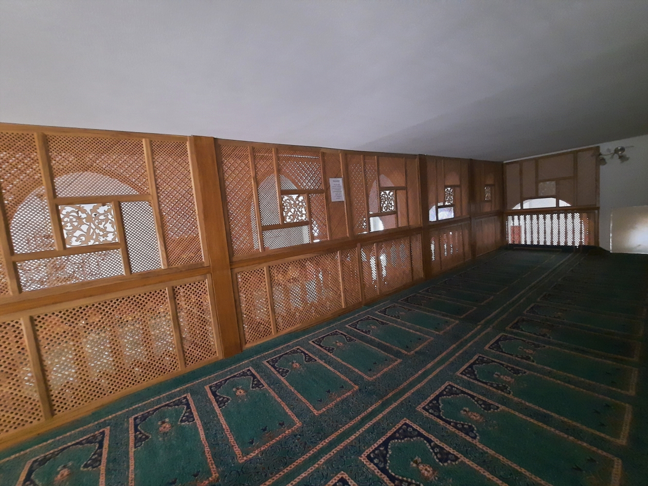 Оставьте открытым только лицо: можно ли православным посещать мечеть и что для этого нужно