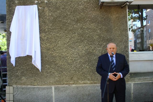 Выступает Анатолий Тихомиров