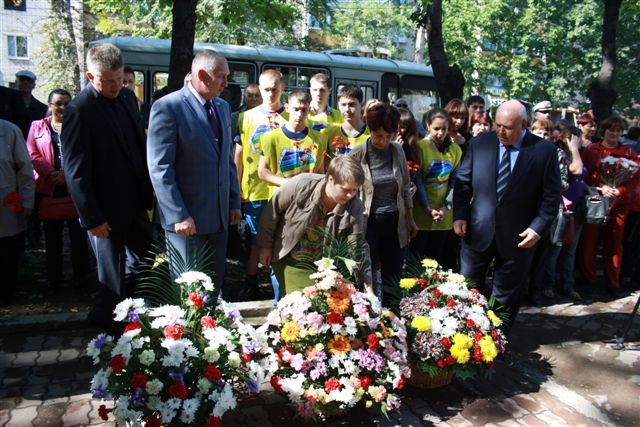 Мемориальная доска Михаилу Аксельроду открыта в Биробиджане