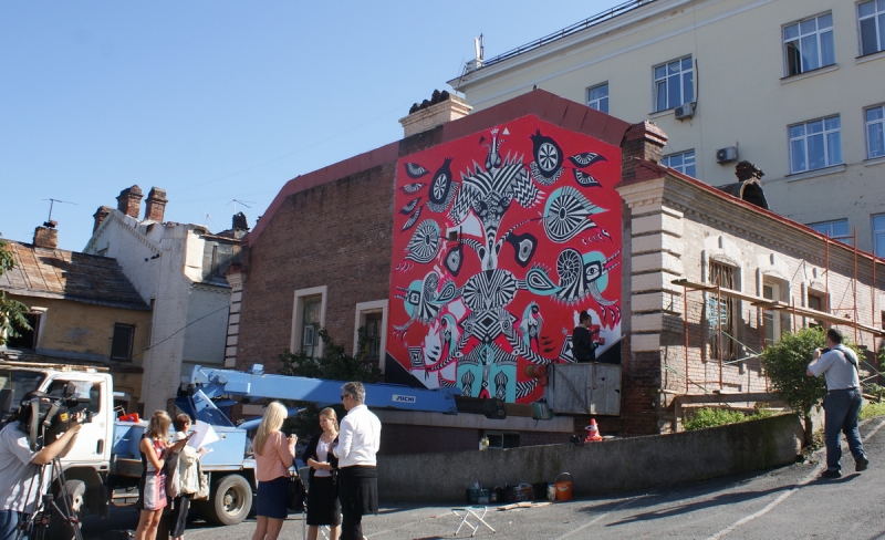 Картина будет занимать только половину фасада исторического здания