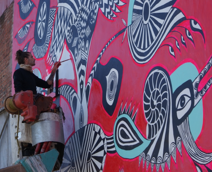 Художник Карлито Дальседжио за работой