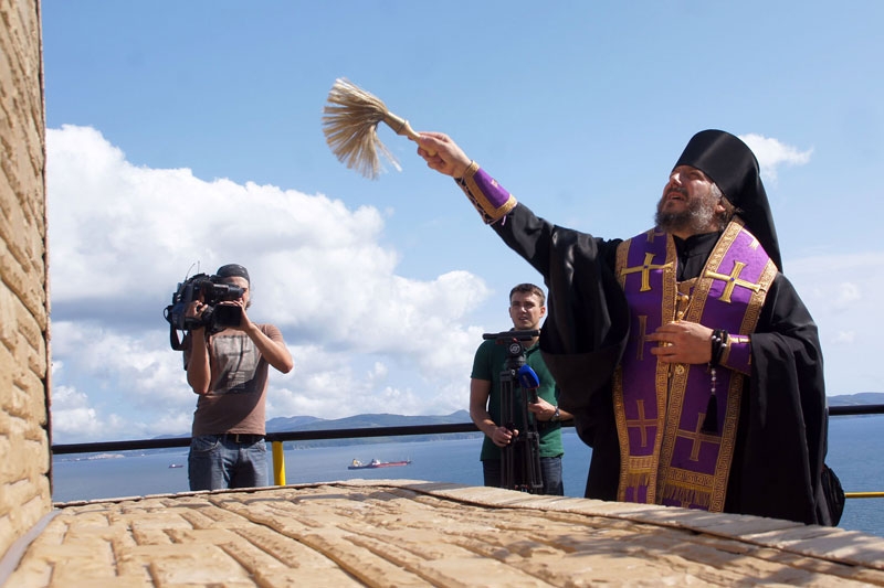 Чин освящения Креста провел епископ Находкинский и Преображенский Николай
