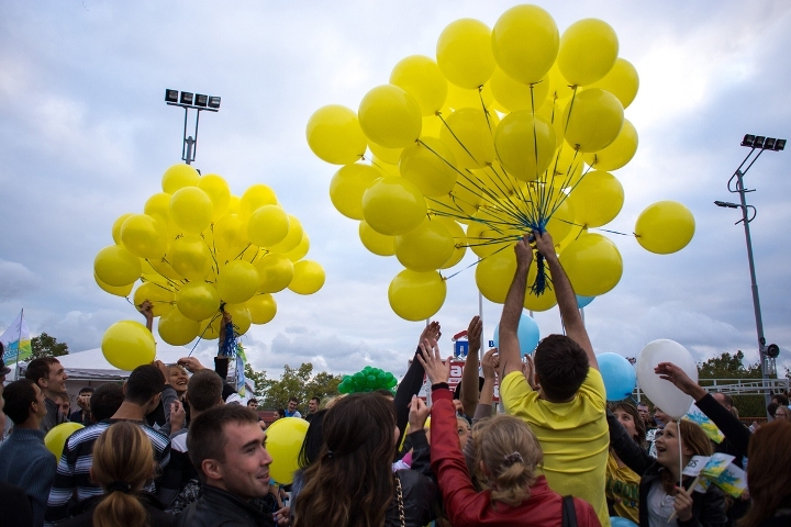 Тысячи шаров выпустили в небо на фестивале