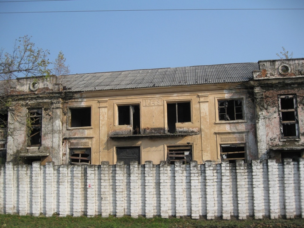 Если процесс разграбления городка не остановить, то использовать здания будет уже невозмож