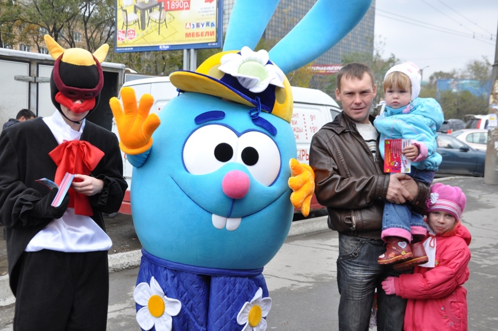 Праздник в честь своего открытия ребятам устроило новое праздничное агентство "Смешарики"