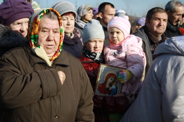 На месте строительства православного храма в Биробиджане освящен крест