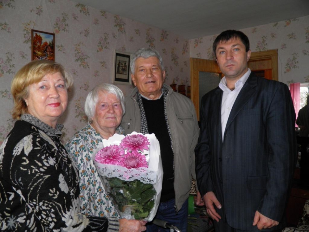 Старейшую жительницу Партизанска Анну Лобанову поздравили с 90-летним юбилеем пресс-служба администрации Партизанска