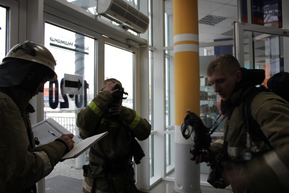 Пожарные на месте